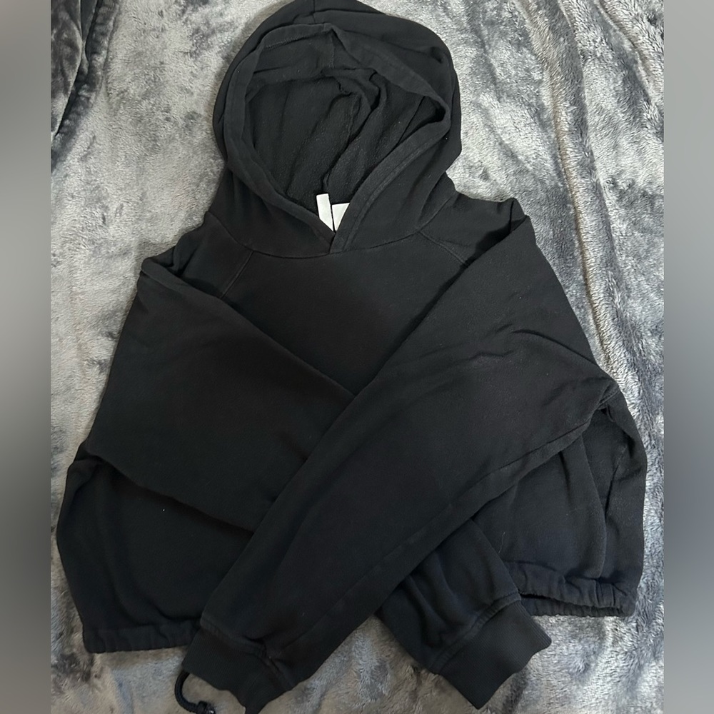 h&m divided cropped hoodie 
size: s 
color : black